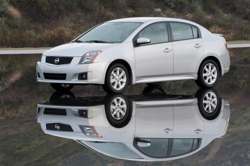 Nissan Sentra SR (2009) - picture 8 of 23
