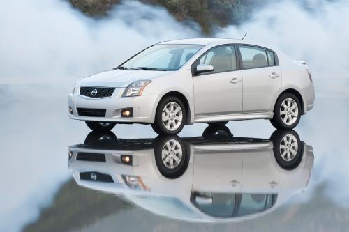 Nissan Sentra SR (2009) - picture 9 of 23