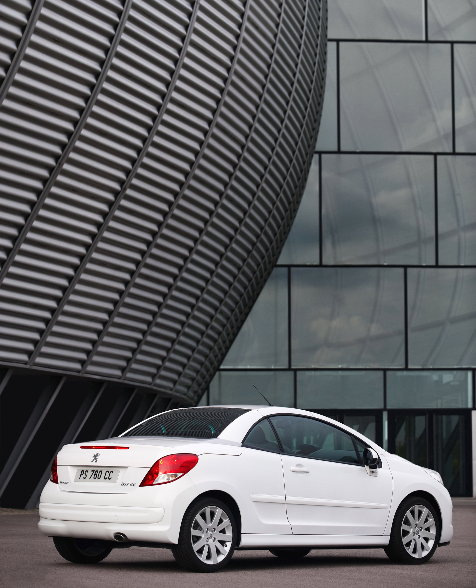 The Restyled Peugeot 207 CC in Detail