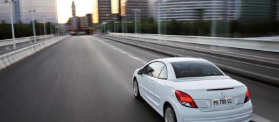 Peugeot 207 CC Restyled (2009) - picture 15 of 16