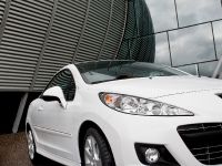 Peugeot 207 CC (2009) - picture 7 of 16