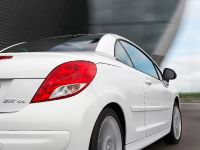 Peugeot 207 CC (2009) - picture 4 of 16