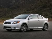 Scion tC (2009) - picture 8 of 10