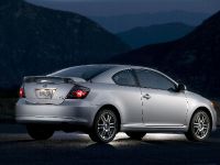 Scion tC (2009) - picture 7 of 10