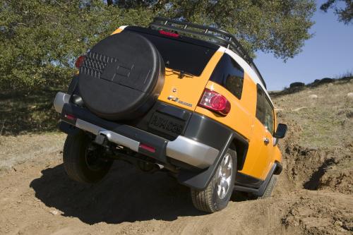 Toyota FJ Cruiser (2009) - picture 16 of 18
