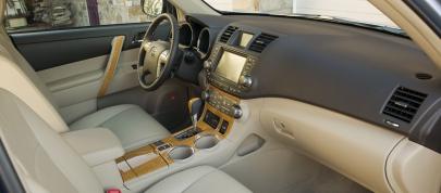 Toyota Highlander Hybrid (2009) - picture 12 of 15