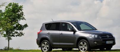 Toyota RAV4 (2009) - picture 4 of 8