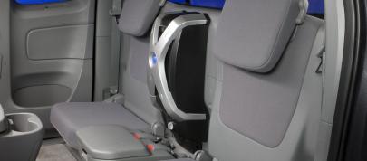 Toyota Tacoma (2009) - picture 12 of 14