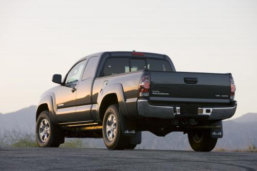 Toyota Tacoma (2009) - picture 8 of 14