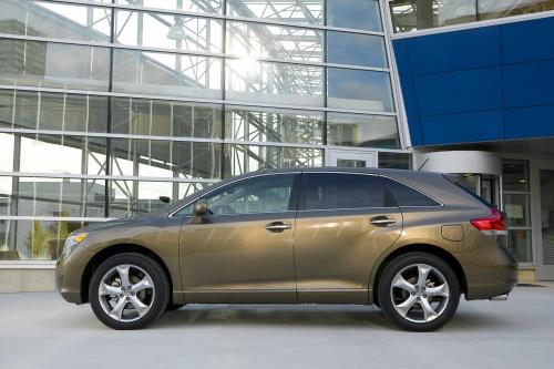 Toyota Venza (2009) - picture 1 of 22