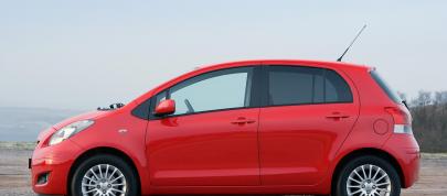 Toyota Yaris (2009) - picture 12 of 25