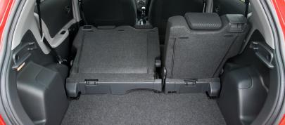 Toyota Yaris (2009) - picture 20 of 25