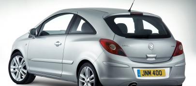 Vauxhall Corsa (2009) - picture 7 of 16