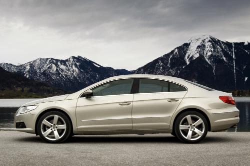 Volkswagen Passat CC GT (2009) - picture 9 of 13