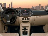 Volkswagen Tiguan (2009) - picture 10 of 12