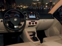 Volkswagen Tiguan (2009) - picture 11 of 12