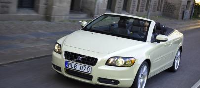 Volvo C70 (2009) - picture 12 of 23