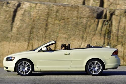 Volvo C70 (2009) - picture 8 of 23