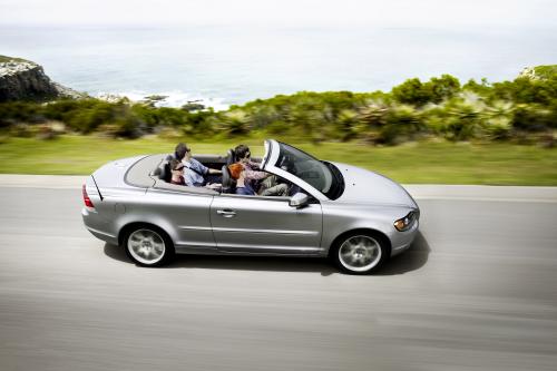 Volvo C70 (2009) - picture 17 of 23