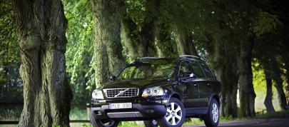 Volvo XC90 (2009) - picture 15 of 26