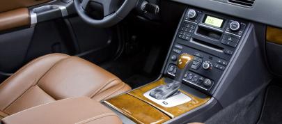 Volvo XC90 (2009) - picture 23 of 26