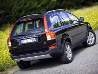 Volvo XC90 (2009) - picture 10 of 26