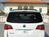 VW Routan (2009) - picture 6 of 11