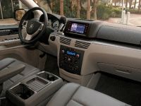VW Routan (2009) - picture 7 of 11