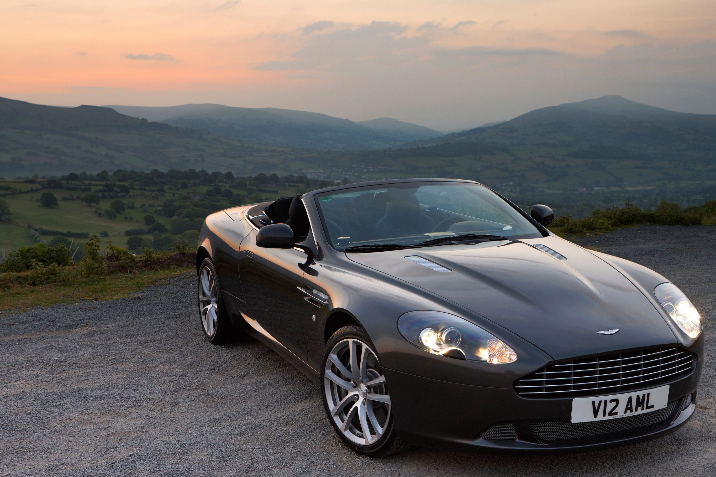 Aston Martin DB9