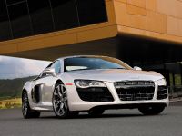 Audi R8 5.2 FSI quattro (2010) - picture 1 of 13