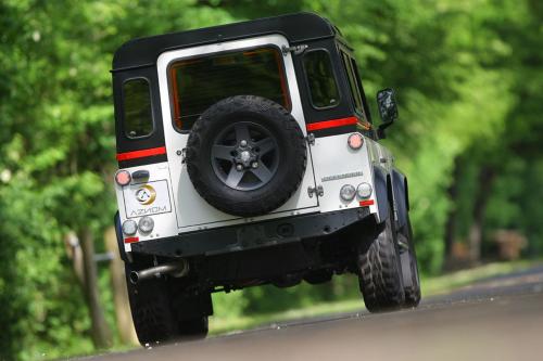 Aznom Land Rover (2010) - picture 8 of 11