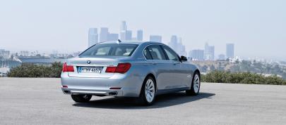BMW ActiveHybrid 7 (2010) - picture 7 of 10