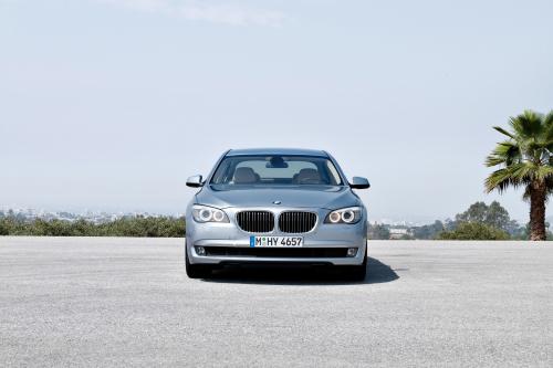 BMW ActiveHybrid 7 (2010) - picture 1 of 10