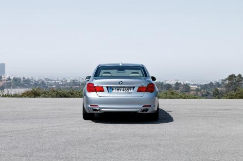 BMW ActiveHybrid 7 (2010) - picture 8 of 10