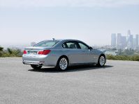 BMW ActiveHybrid 7 (2010) - picture 6 of 10