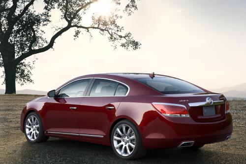 Buick LaCrosse CXS (2010) - picture 8 of 9