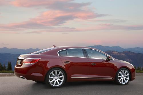 Buick LaCrosse CXS (2010) - picture 9 of 9