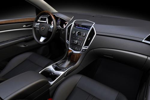 Cadillac SRX (2010) - picture 1 of 6