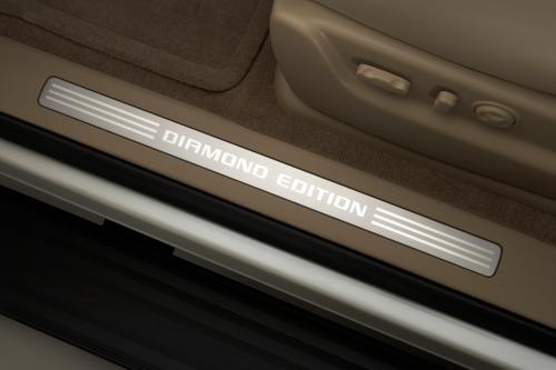 Chevrolet Suburban 75th Anniversary Diamond Edition (2010) - picture 9 of 9