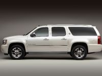 Chevrolet Suburban 75th Anniversary Diamond Edition (2010) - picture 2 of 9