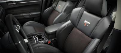 Chrysler 300 S6 (2010) - picture 4 of 6