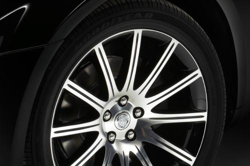 Chrysler 300 S8 (2010) - picture 1 of 5