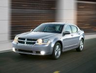 Dodge Avenger R/T (2010) - picture 2 of 5