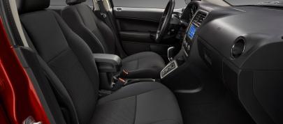 Dodge Caliber (2010) - picture 7 of 19
