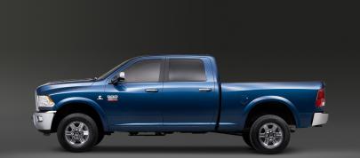 Dodge Ram 2500 Laramie Crew Cab (2010) - picture 7 of 16