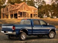 Dodge Ram 2500 Laramie Crew Cab (2010) - picture 8 of 16