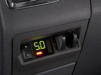 Dodge Ram 2500 Laramie Crew Cab (2010) - picture 14 of 16