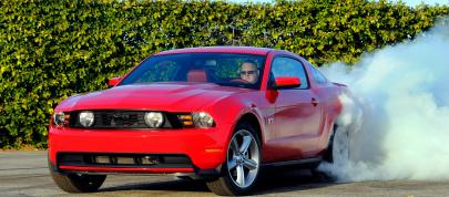 Ford Mustang GT (2010) - picture 4 of 14