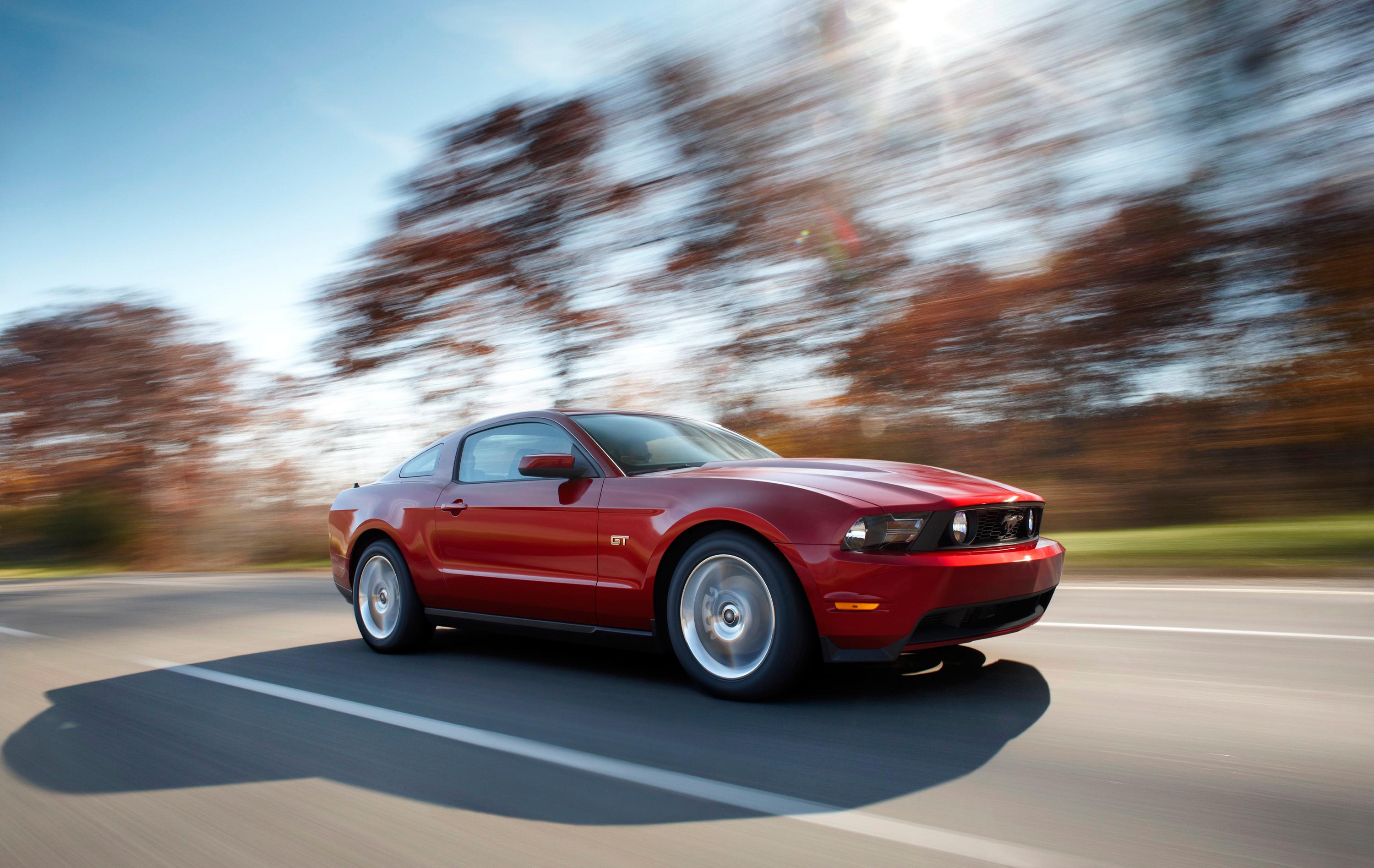 Мустанг дорогой. Форд Мустанг. Форд Мустанг 2010. Ford Mustang 2010. Форд Мустанг хэтчбек.