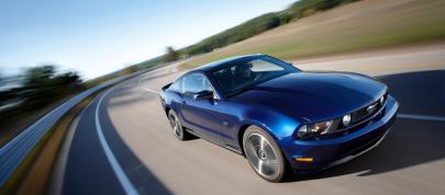 Ford Mustang (2010) - picture 4 of 60
